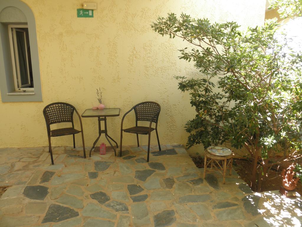Anthemis Aparthotel Stavrós Екстериор снимка