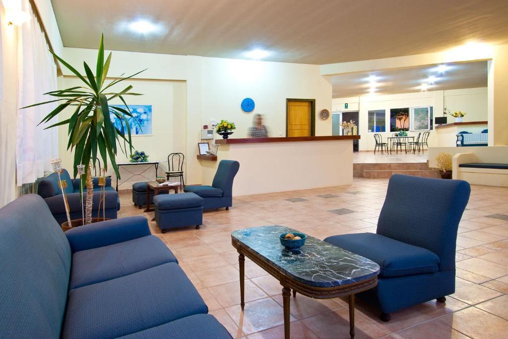 Anthemis Aparthotel Stavrós Стая снимка