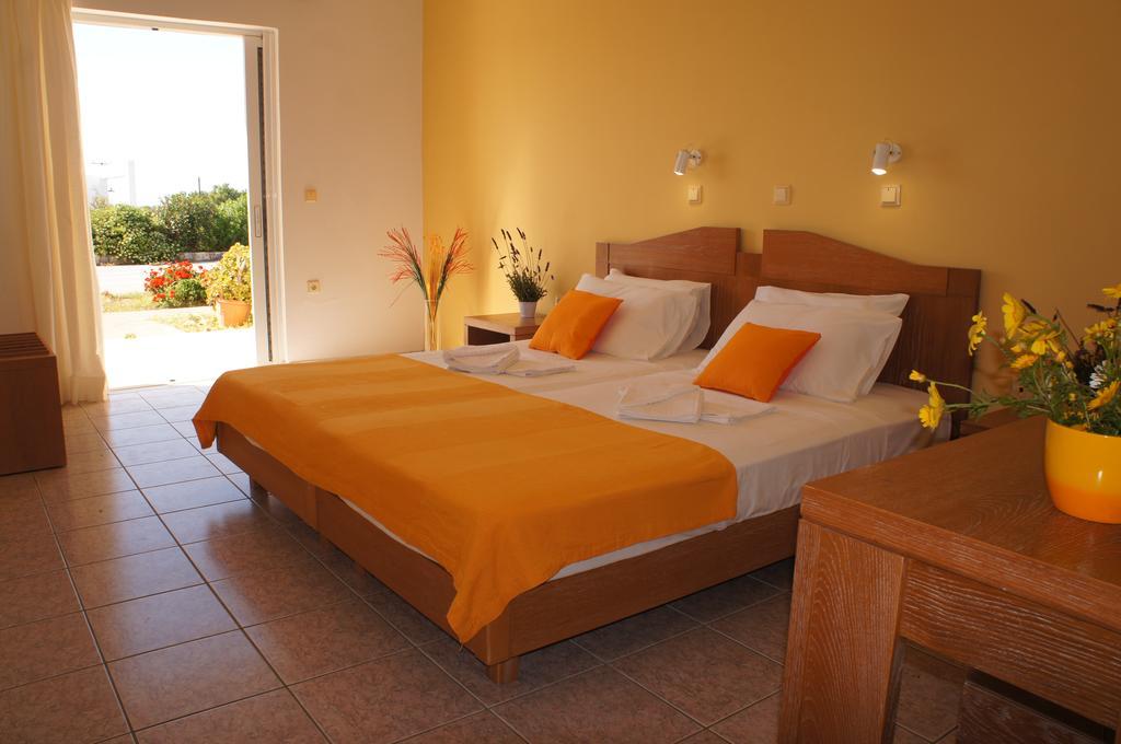 Anthemis Aparthotel Stavrós Екстериор снимка